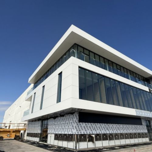 Nave tecnológica de 5.000 m² y oficinas en Pinto