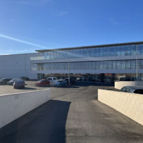 Nave logística de 8.000 m² y oficinas en Pinto
